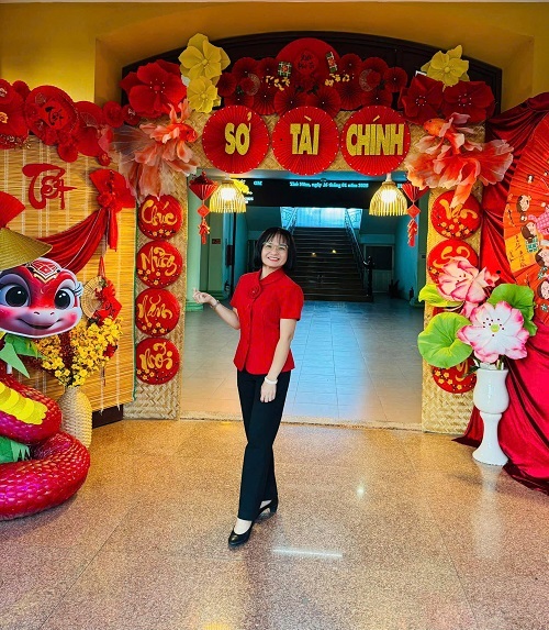 Chị Bình.jpg